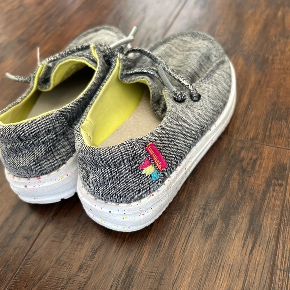 Hey Dude - Picture 5 of 7